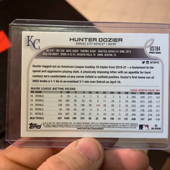 2022 Topps update hunter Dozier rainbow parallel - Picture 2 of 2